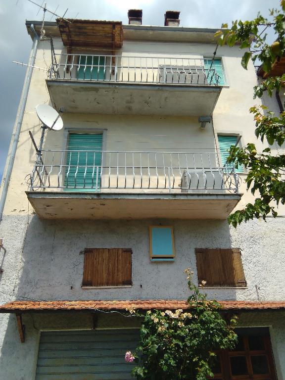 casa indipendente in vendita a Cabella Ligure