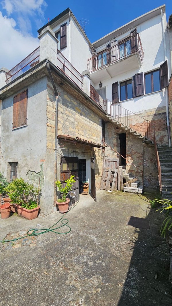 casa indipendente in vendita a Camagna Monferrato