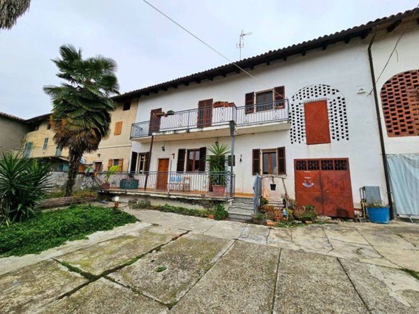 casa indipendente in vendita a Camino