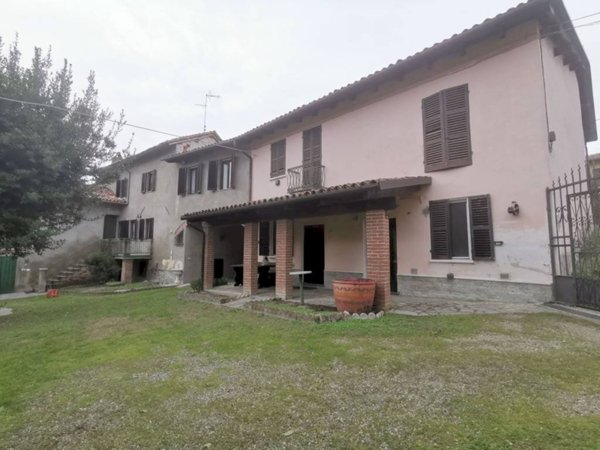casa indipendente in vendita a Camino