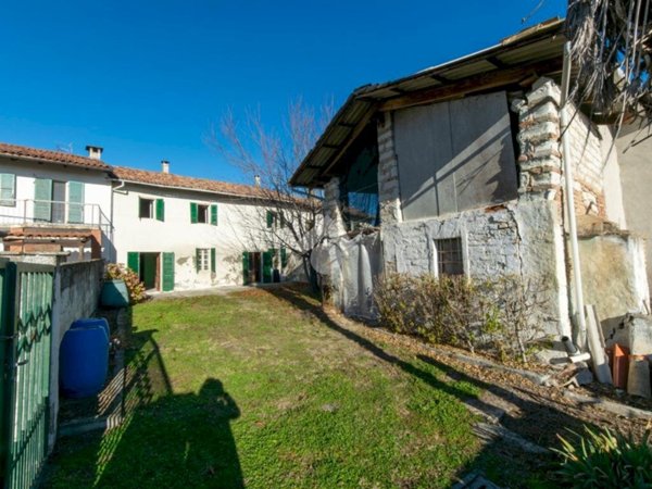 casa indipendente in vendita a Camino