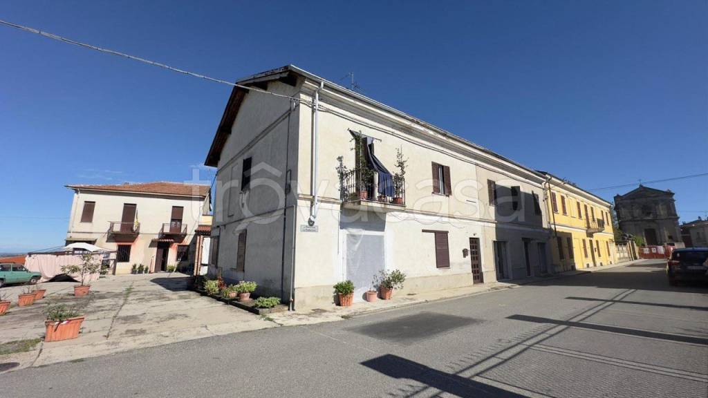 casa indipendente in vendita a Camino