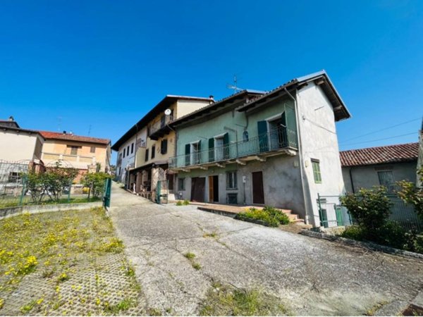 casa indipendente in vendita a Camino