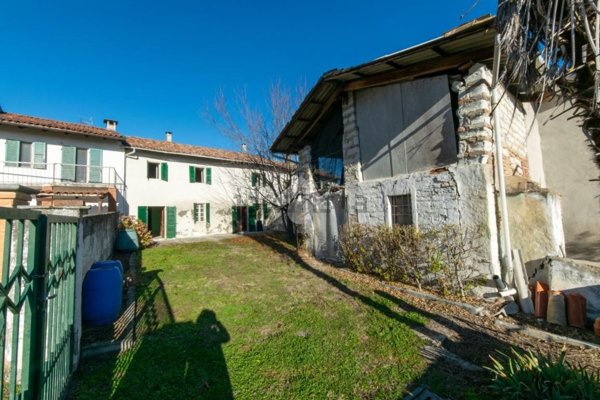 casa indipendente in vendita a Camino