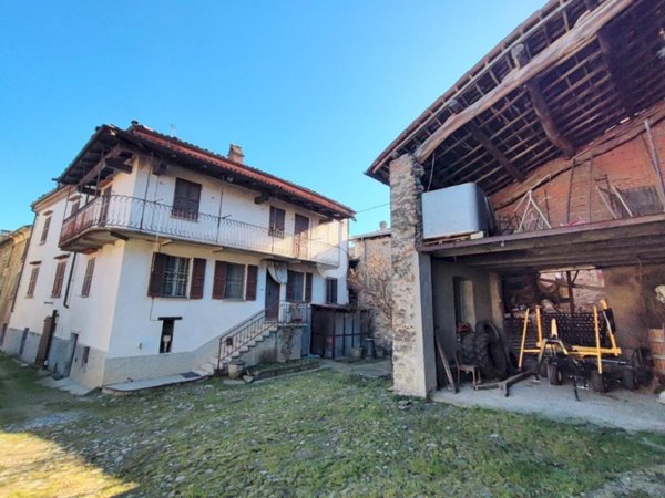 casa indipendente in vendita a Camino
