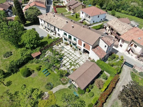 casa indipendente in vendita a Camino