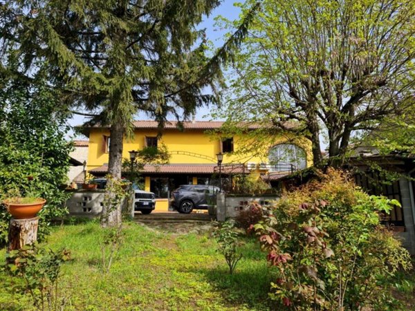 casa indipendente in vendita a Camino