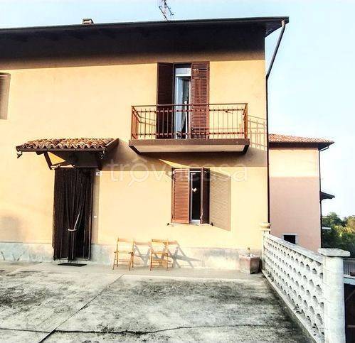 casa indipendente in vendita a Camino