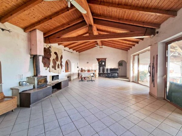 casa indipendente in vendita a Camino