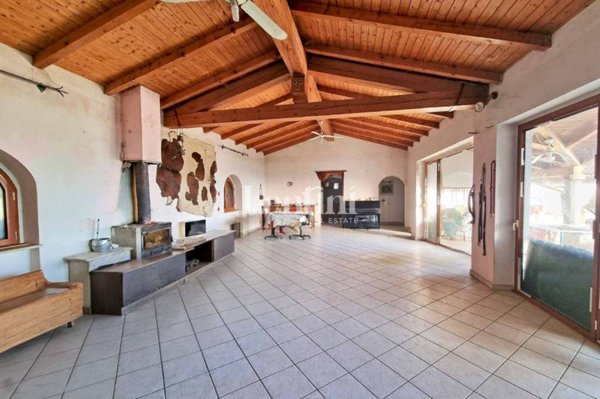 casa indipendente in vendita a Camino