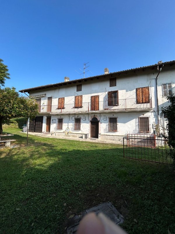 casa indipendente in vendita a Camino