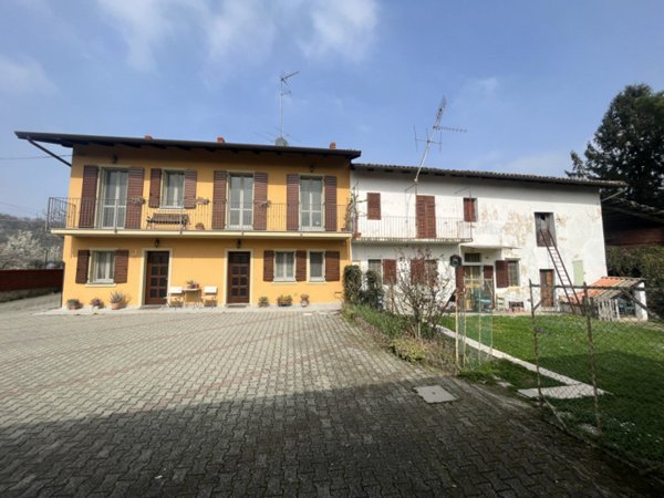 casa indipendente in vendita a Camino