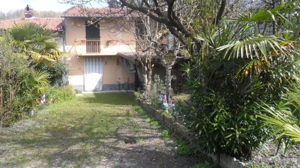 casa indipendente in vendita a Camino