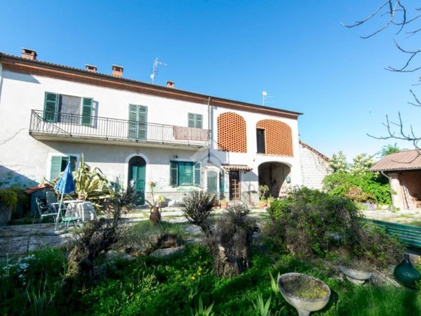 casa indipendente in vendita a Camino