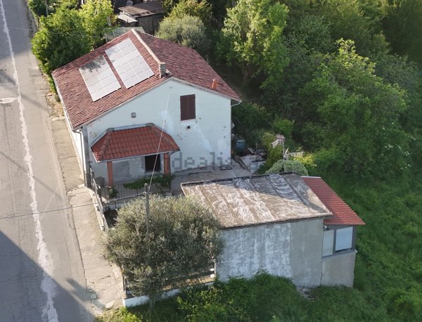 casa indipendente in vendita a Camino