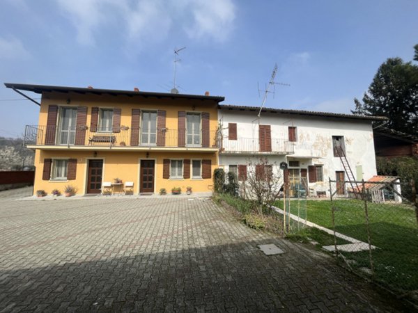casa indipendente in vendita a Camino