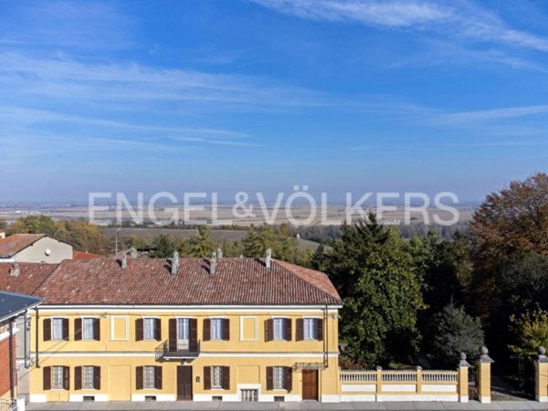casa indipendente in vendita a Camino