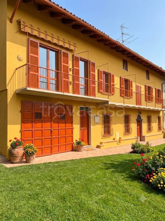 casa indipendente in vendita a Camino