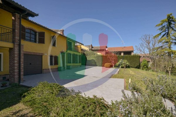 casa indipendente in vendita a Camino
