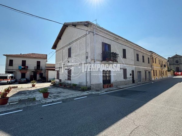 casa indipendente in vendita a Camino