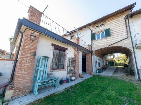 casa indipendente in vendita a Camino