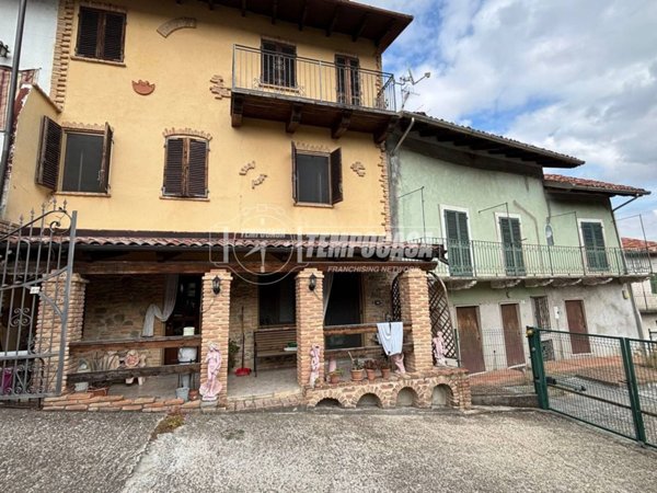 casa indipendente in vendita a Camino