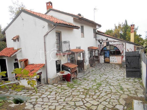 casa indipendente in vendita a Camino