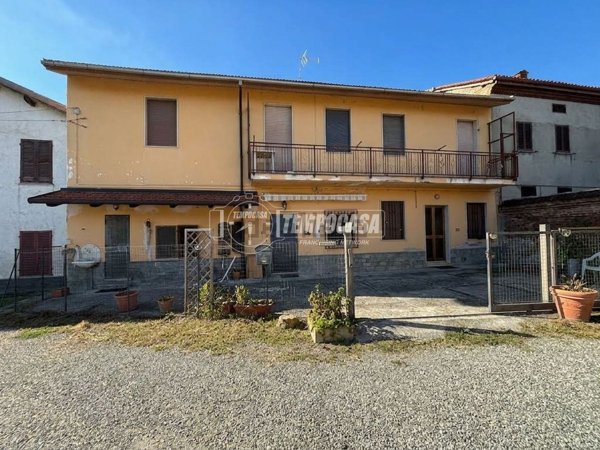 casa indipendente in vendita a Camino
