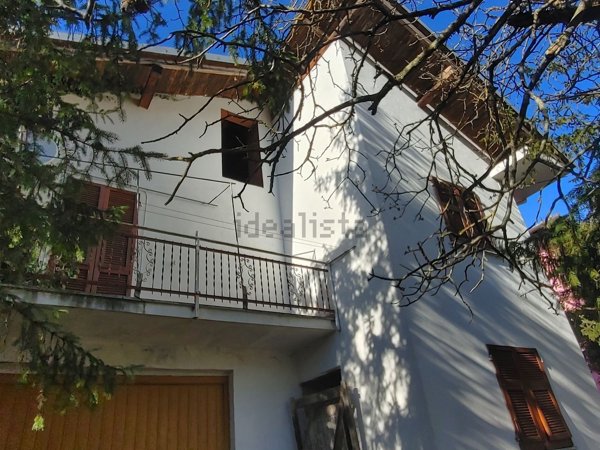 esavano in vendita a Cantalupo Ligure