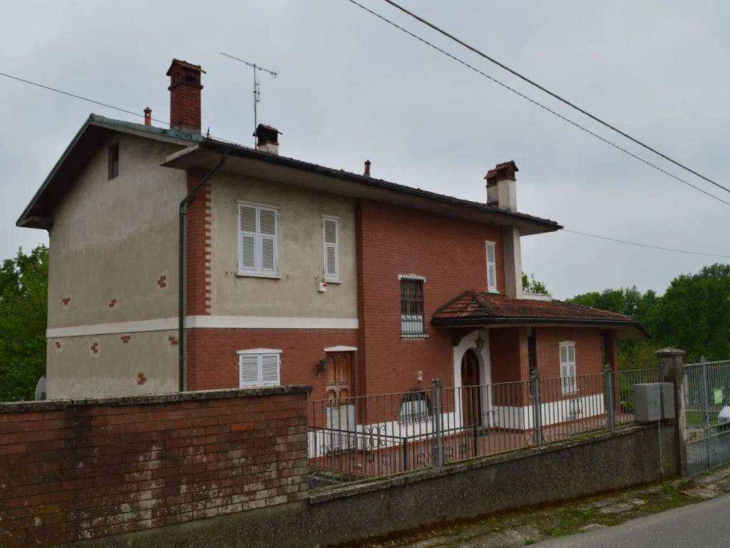 casa indipendente in vendita a Capriata d'Orba