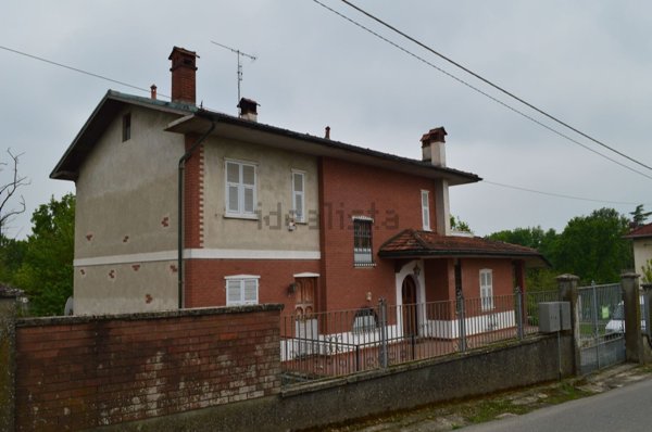 casa indipendente in vendita a Capriata d'Orba