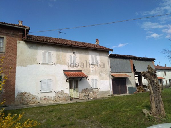 casale in vendita a Capriata d'Orba
