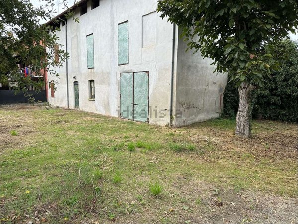 casale in vendita a Capriata d'Orba