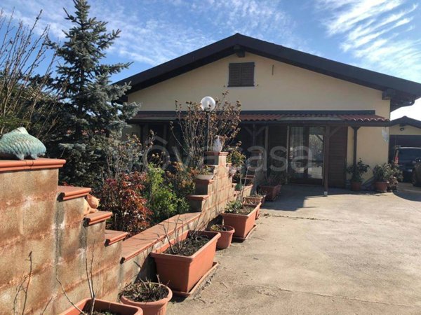 casa indipendente in vendita a Carbonara Scrivia