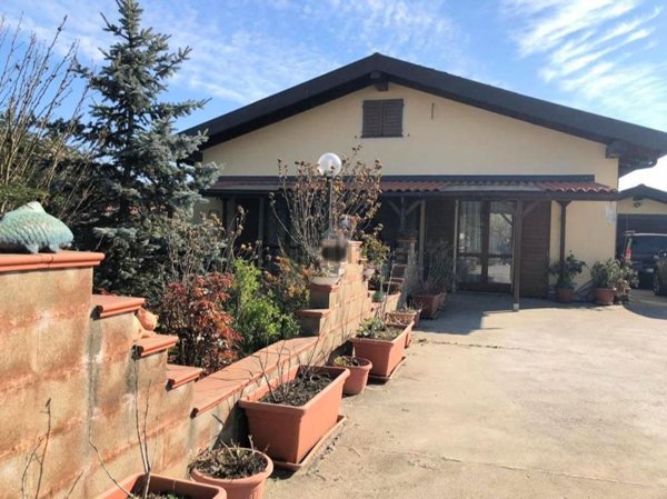 casa indipendente in vendita a Carbonara Scrivia