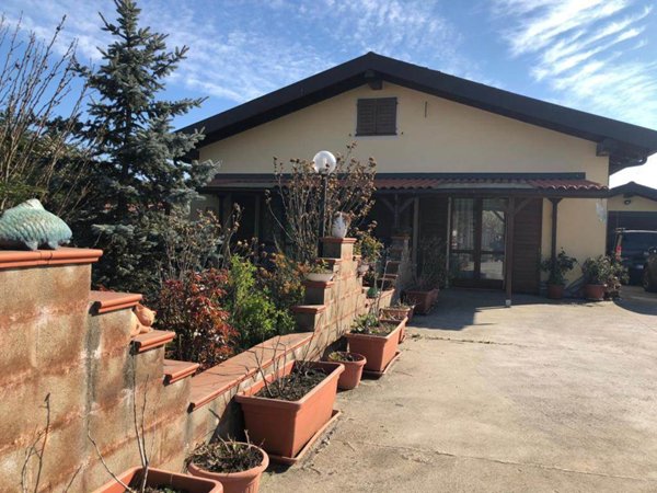 casa indipendente in vendita a Carbonara Scrivia