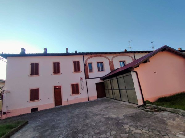 casa indipendente in vendita a Carbonara Scrivia