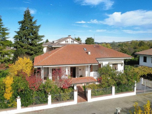 casa indipendente in vendita a Carbonara Scrivia