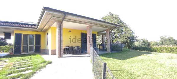 casa indipendente in vendita a Carbonara Scrivia