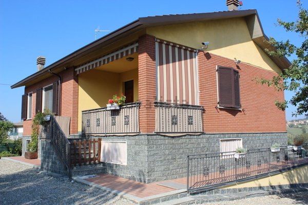 casa indipendente in vendita a Carbonara Scrivia