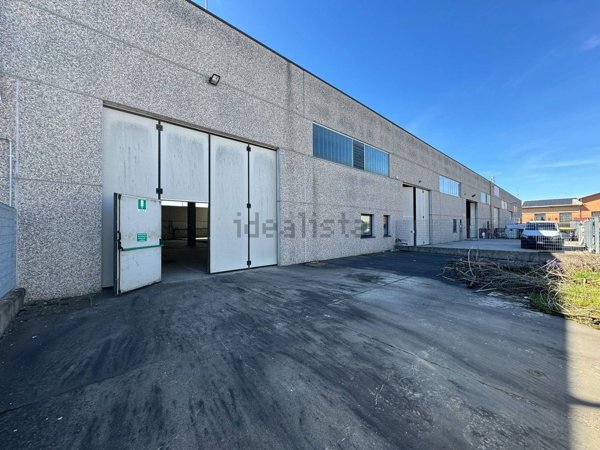 locale di sgombero in vendita a Carbonara Scrivia