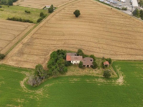 casale in vendita a Carbonara Scrivia