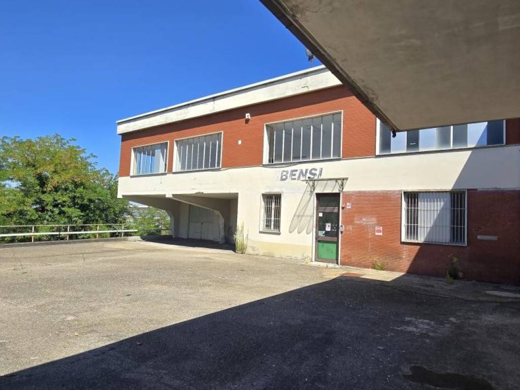 capannone in vendita a Carbonara Scrivia