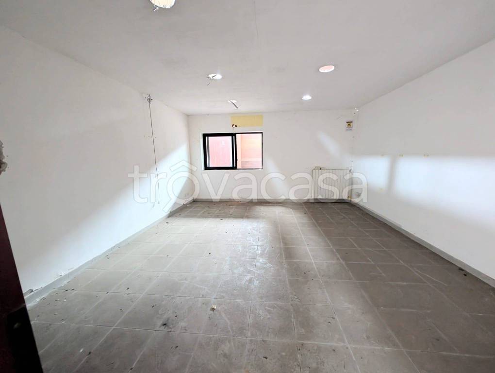 locale commerciale in vendita a Carbonara Scrivia