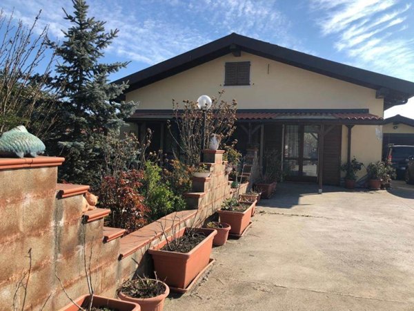 casa indipendente in vendita a Carbonara Scrivia