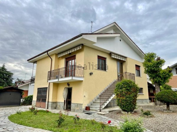 casa indipendente in vendita a Carentino