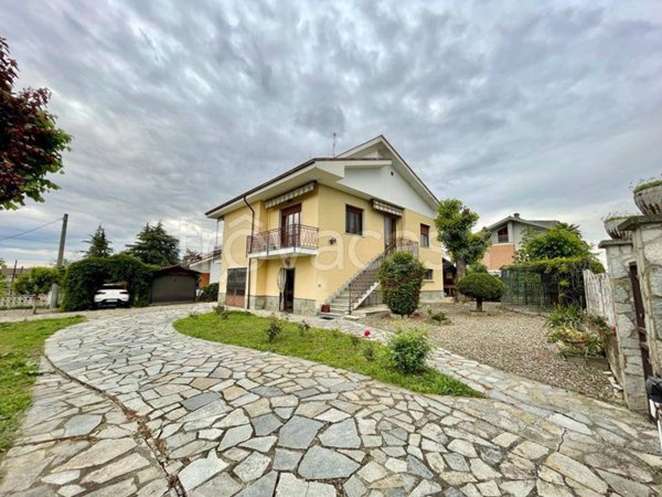 casa indipendente in vendita a Carentino