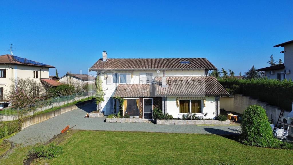 casa indipendente in vendita a Carentino