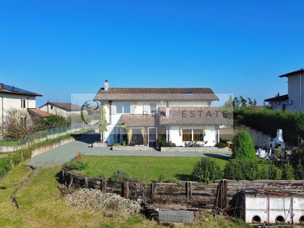 casa indipendente in vendita a Carentino