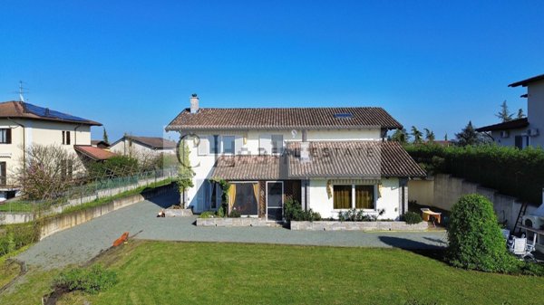 casa indipendente in vendita a Carentino